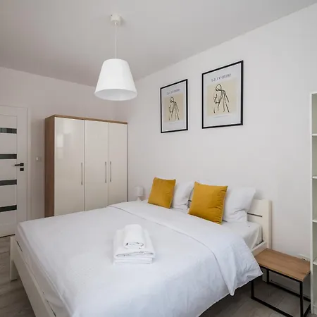 Apartment Wola Pleasant By Bookinghost