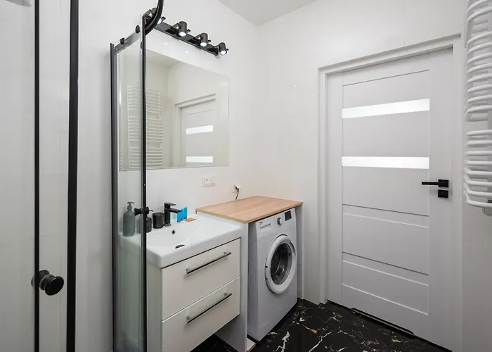 Wola Pleasant By Bookinghost Apartment